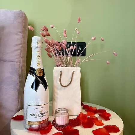 Lägenhet Marylin's Suite&spa Con Parcheggio Privato *