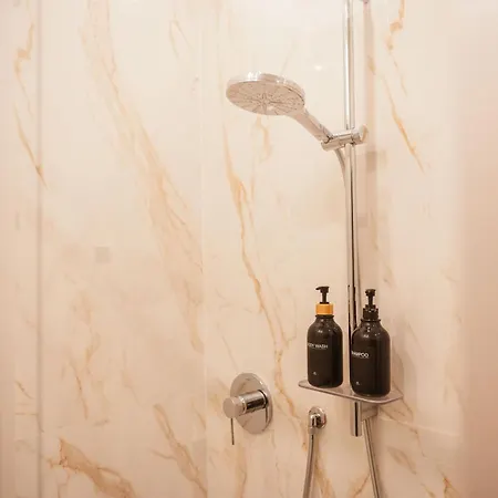 Marylin's Suite&spa Con Parcheggio Privato Lägenhet Como