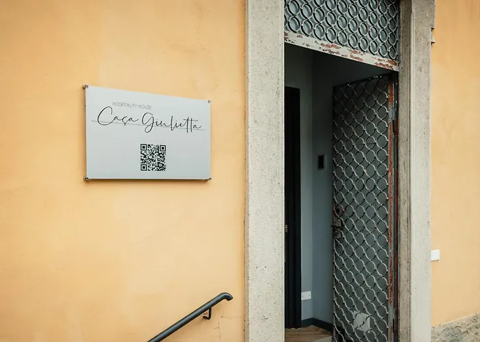 Maison Giulietta E Con Parcheggio Privato アパート コモ